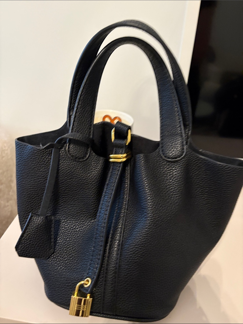 Classic Black Leather Bucket Tote - Unbranded